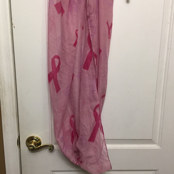 Women’s Breast Cancer Awareness 32 in Scarf - Picture 2 of 7